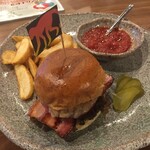 Smoky Monkey Hamburger &More - スモーキーモンキーベーコン