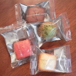 アンリシャルパンティエ - 