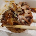 踊りだこ - イイダコ一匹がたこ焼き張り付いてます(笑)