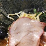 ラーメンとむの - チャーシューのセクシーショット❤️