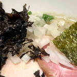 亀戸煮干中華蕎麦 つきひ - デフォのタマネギ