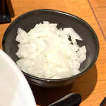 亀戸煮干中華蕎麦 つきひ - 追加の刻み玉葱