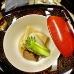 那須温泉　山楽 - 煮物（筍旨煮、山独活白煮、巻き湯葉、精進麩、アスパラ、木の芽）