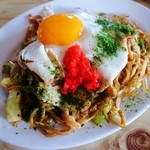 まつや軽食堂 - 焼きそば（並）目玉焼き追加
