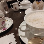カフェ・ド・銀座みゆき館 - ブレンドコーヒーとケーキセット(モンブランとカフェオレ)