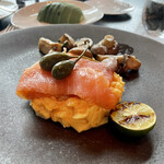 アルヴァ(アマン東京) - スモークサーモンとスクランブルエッグ　すだち