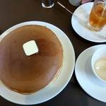 ウエスト青山ガーデン - ホットケーキ２枚　\945