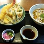 今日亭 - 日替わり海老かき天丼829円