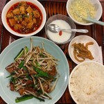 蓬莱春飯店 - にらレバ定食