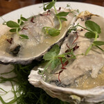 キノシタ - 前菜（友人分）生牡蠣　濃厚生牡蠣のソース、生牡蠣、生牡蠣のジュレの三層からなる前菜　これは見事