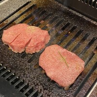 黒毛和牛焼肉 虎斑 北新地店 - 