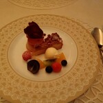 スタジオーネ - 