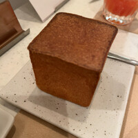 フランス料理 タンモア - ブリオッシュ。前と何か違う気がする。