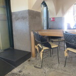 Fuel Ristorante in Prato - オープン前、待っている席から