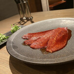 焼肉うしごろ - 厳選サーロイン　大葉と茗荷の包み焼き