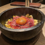 焼肉うしごろ - 和牛ととうもろこしの石焼ガーリックライス