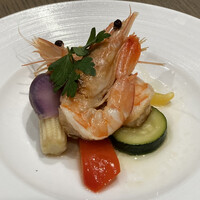 COLONIAL BEACH 横浜ハンマーヘッド - 天使海老と三浦野菜のエチュベ、蒸し焼きのこと