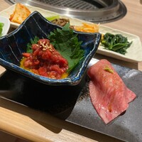 近江うし 焼肉 にくTATSU 青山本店 - 