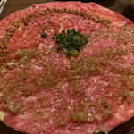 麻布十番焼肉 Kintan - プラチナタンとサーロインのユッケ ハーフ＆ハーフ