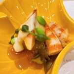 蕎麦割烹  倉田 - 才巻海老、白だつ（胡麻の白和え)、無花果、枝豆、原木舞茸、ミズ