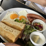 ベーカリー&レストラン 沢村 - ベーコンエッグプレート