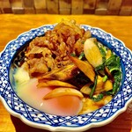 黑毛和牛肩胛肉寿日式牛肉火锅+10种蔬菜+黑毛和牛套餐
