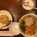 蓬莱春飯店 - 飲茶セット