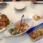 コォア ターウォン タイ王国・韓国料理 - エビニンニク炒め、魚介と野菜炒め、チジミ