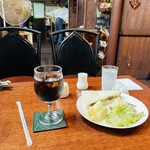 カフェ・ド・バーンブ - 料理写真:アイスコーヒーとモーニング