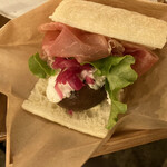 GOODNATURE HOTEL KYOTO - 美味しい切りたて生ハムを使用した、 出来たてサンドイッチ