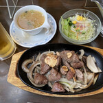 レストラン まなべ - 牛ヒレ角切りステーキランチ