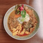 大衆中遊華食堂 八戒 - 3種あいがけカリィ（牛スジビンダルー、四川麻婆豆腐カリィ、ラムクミン炒めカリィ）¥1650