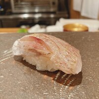 登喜和鮨 新発田本店 - かすご鯛のにぎり