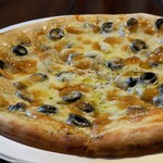 olive and anchovy pizza