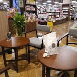 タリーズコーヒー  - お隣はTSUTAYA