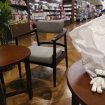 タリーズコーヒー  - お隣はTSUTAYA