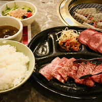 川崎名物 炭火焼肉 食道園 - 