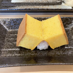 寿司安 - カステラ卵焼きには、海老のすり身も入っていて絶品！（極みとは別オーダー）