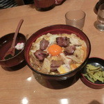 鶏味座 - 東京軍鶏の炭焼き親子丼のレバー入りでございます
