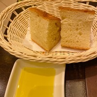 サバティーニ・ディ・フィレンツェ 大丸東京店 - パンはしっとり系です