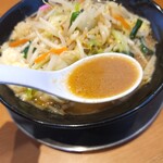 タンメン トナリ 稲毛山王店 - ほんのり甘く濃厚なスープ