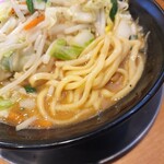 タンメン トナリ 稲毛山王店 - 小麦の味がするオーション麺？！