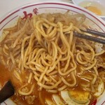 Moukotammennakamoto - 味噌卵麺900円(税込)麺硬め辛さ2倍にｸｰﾎﾟﾝの生卵ﾄｯﾋﾟﾝｸﾞ
                硬めの麺のポキポキ感最高♪スープの染み込んだモヤシも美味い。
                こんなに旨かったっけ！？やっぱりこの味大好きだわ★★★