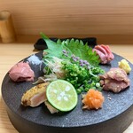 Hakata Meibutsu Yasaimakigushi To Yakitori Midori - 厳選鶏刺し５種盛り