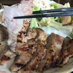 豚人 - 肉の断面