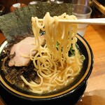 横浜家系ラーメン 三郷家 - 麺リフト(22-09)