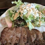 豚人 - 付属の生野菜