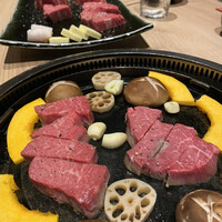 近江牛専門店 近江かど萬 - 石焼きで頂きます!
