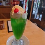 カフェ ラボ ハマダ - メロンクリームソーダ