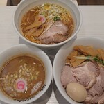 つけめんTETSU　 - 中華そば８８０円　特製つけ麺１２５０円